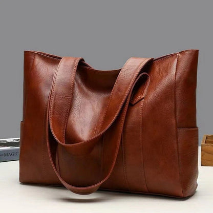 Modna torba na ramię – niezbędny element codziennego stylu retro